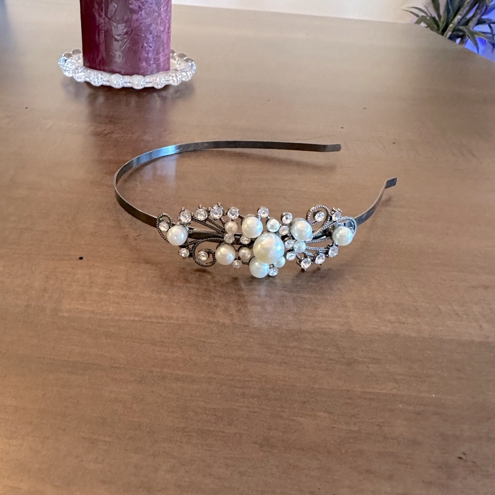 Metal Headband with Faux Pearls & Rhinestones Vintage Style Hair Accessory
